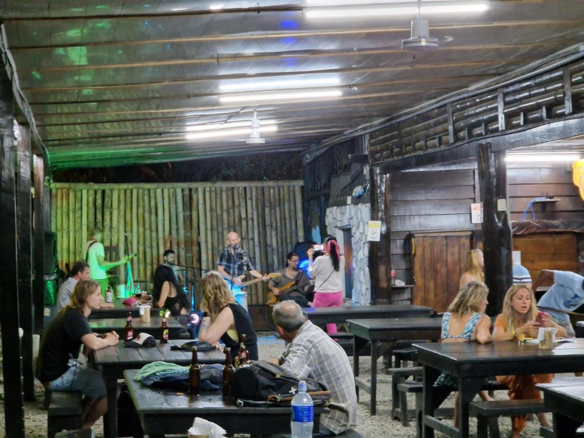 Playa Negra Brewing Beachfront Hotel Puerto Viejo de Talamanca Ngoại thất bức ảnh