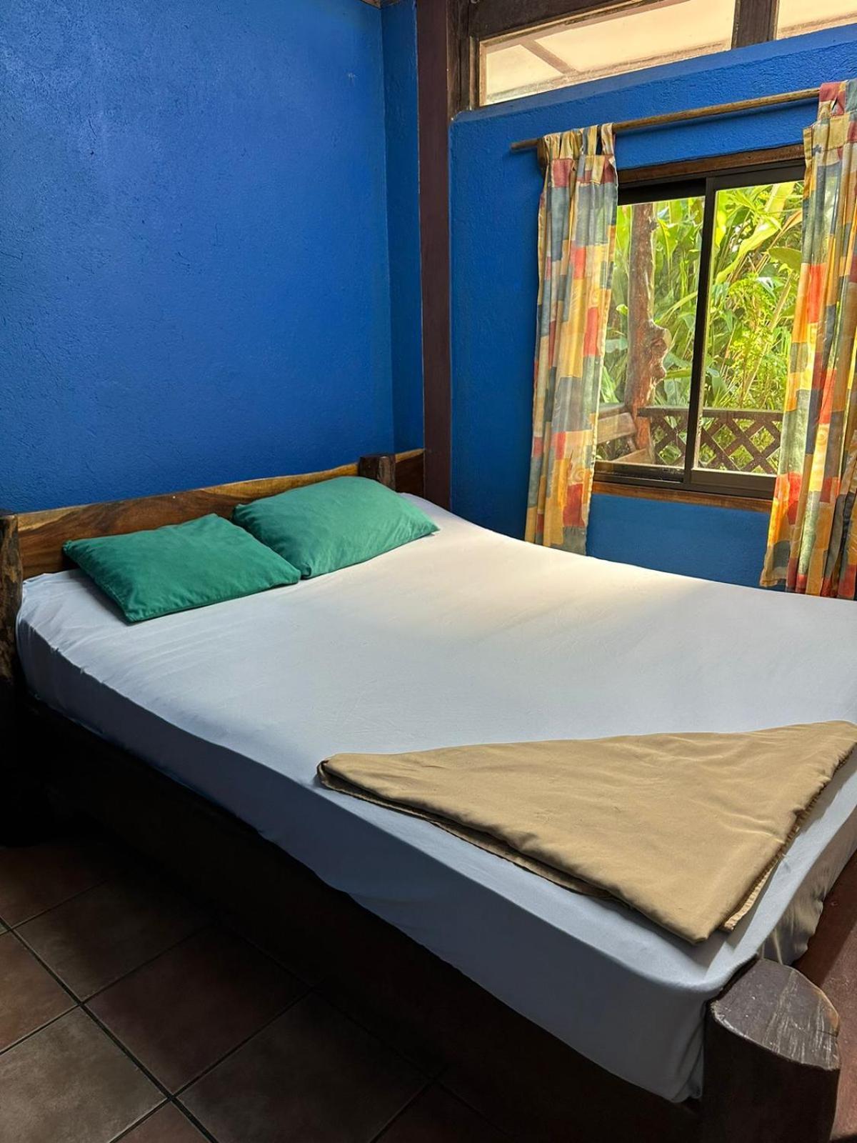 Playa Negra Brewing Beachfront Hotel Puerto Viejo de Talamanca Ngoại thất bức ảnh