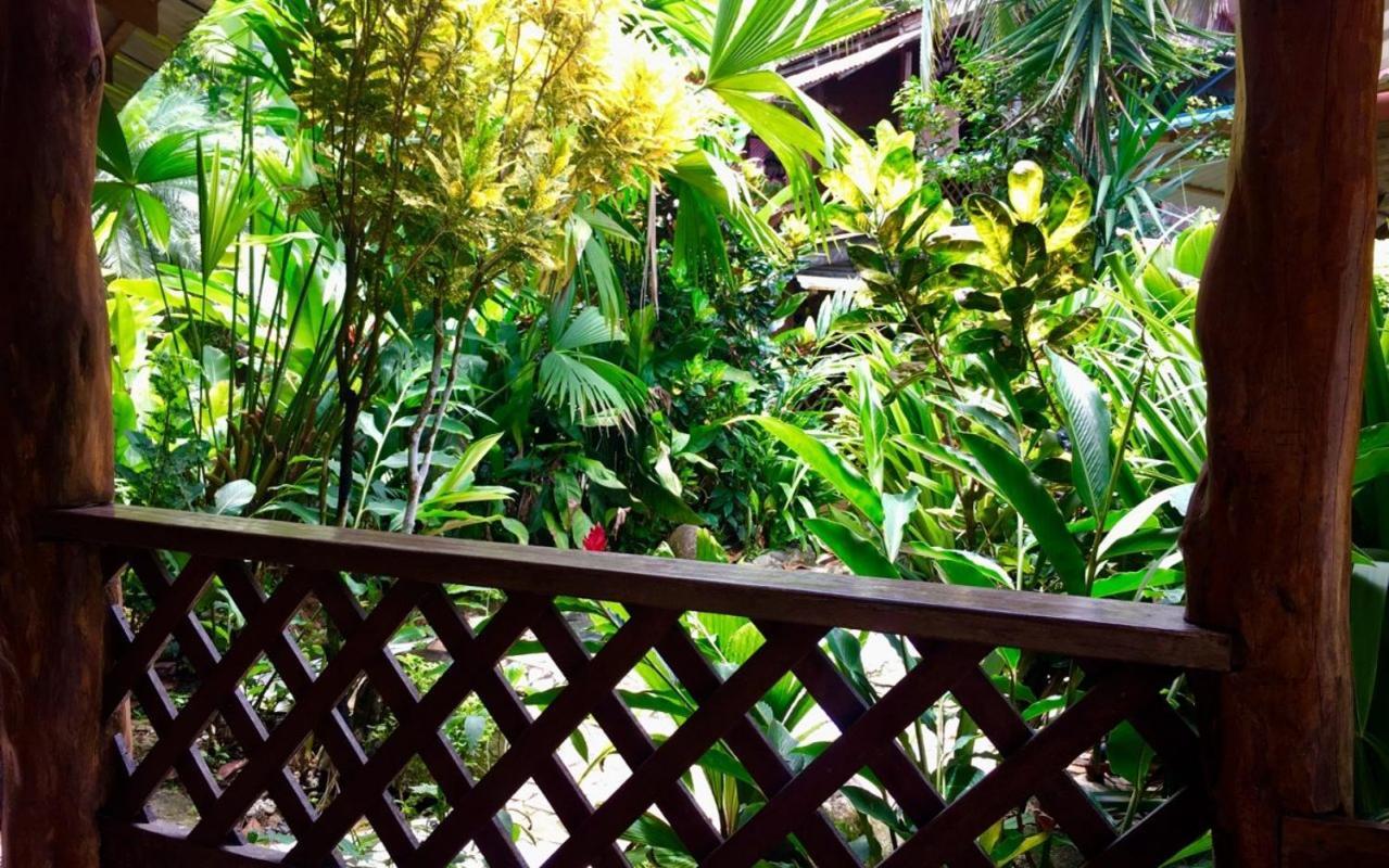 Playa Negra Brewing Beachfront Hotel Puerto Viejo de Talamanca Ngoại thất bức ảnh