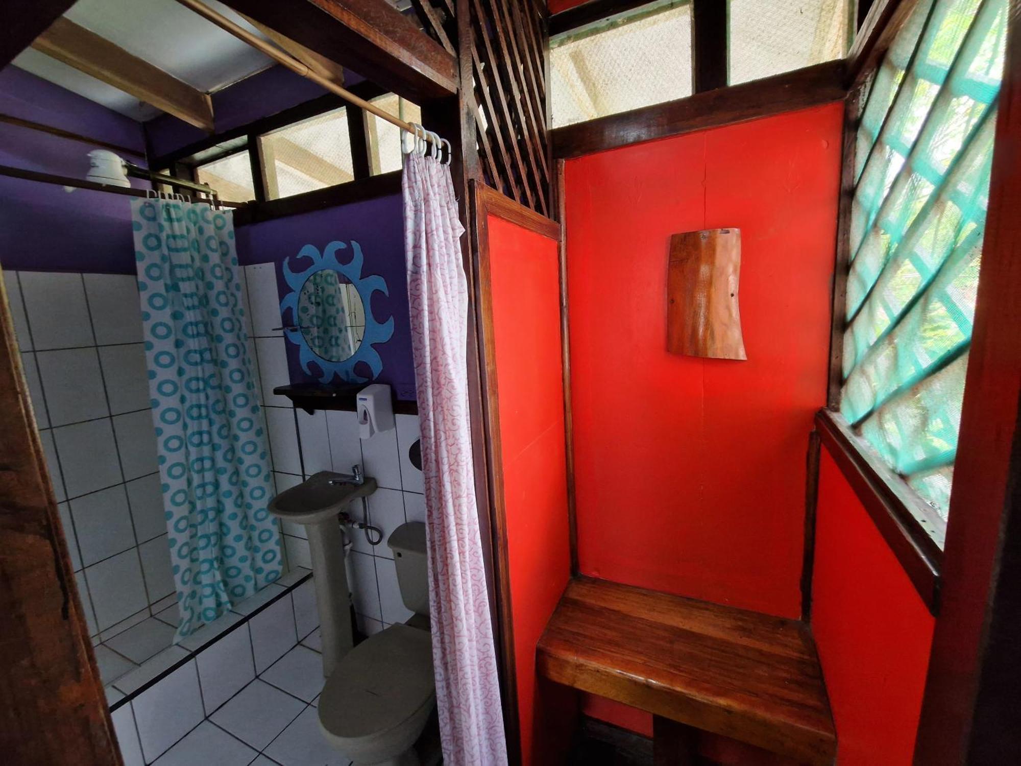 Playa Negra Brewing Beachfront Hotel Puerto Viejo de Talamanca Ngoại thất bức ảnh