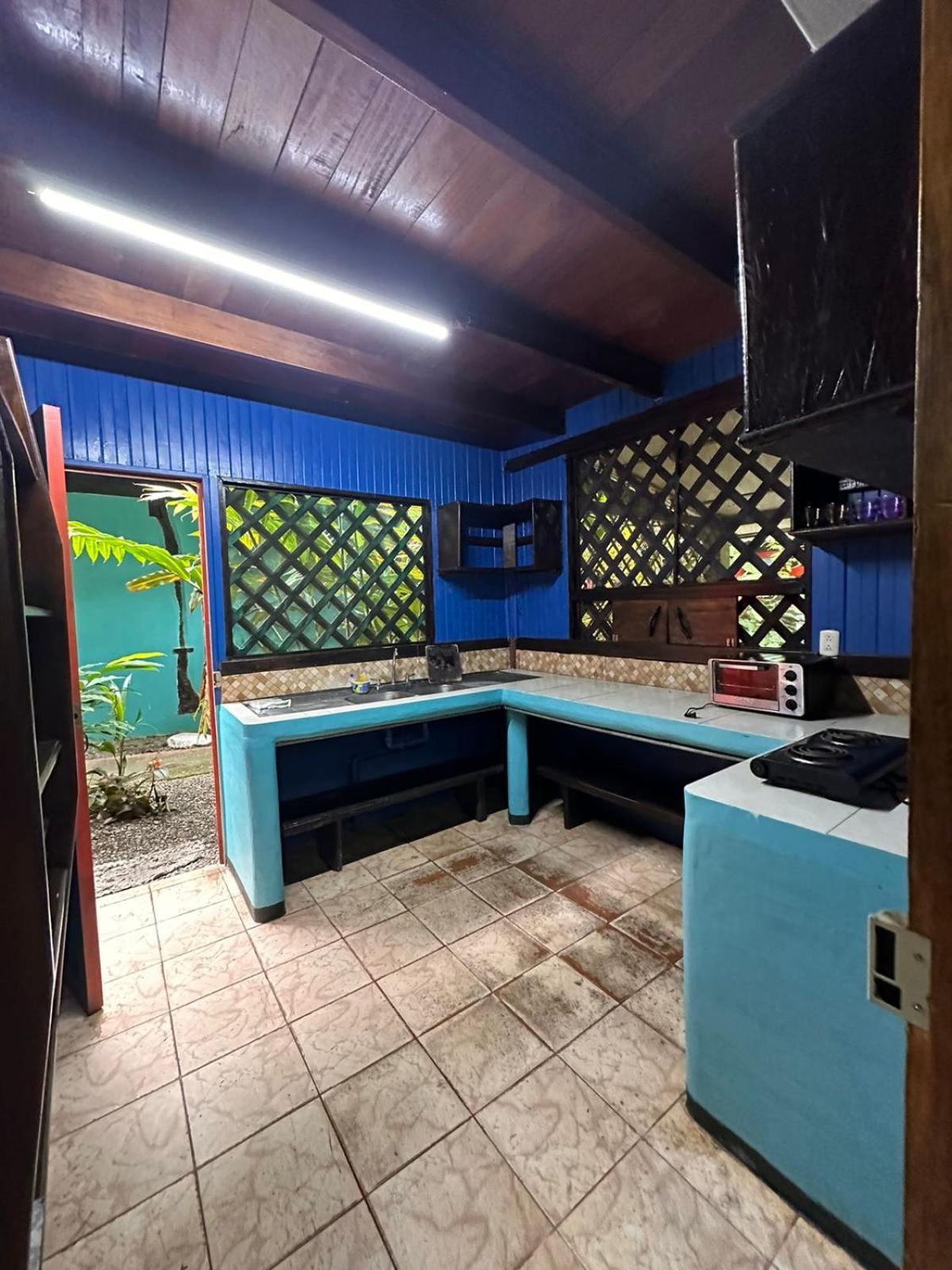 Playa Negra Brewing Beachfront Hotel Puerto Viejo de Talamanca Ngoại thất bức ảnh